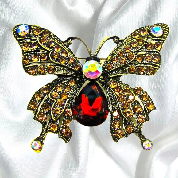 Butterfly brooch pin with brown crystals vintage look design in antique gold - Picture 3 of 8